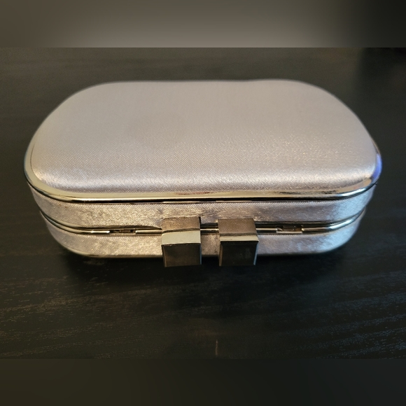 Silver Purse or Clutch - Picture 4 of 7